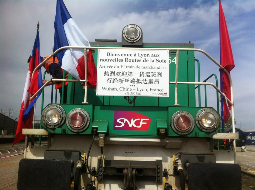 Le projet démentiel de route de la soie